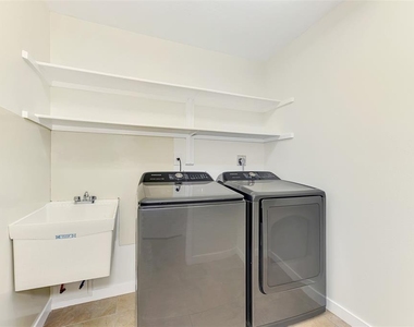 2340 Palmetto Street - Photo Thumbnail 36