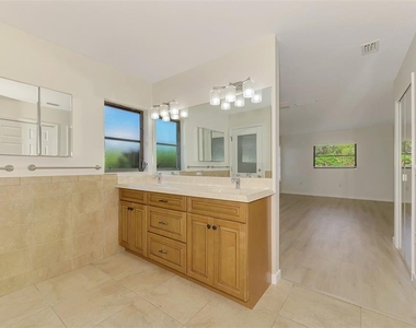 2340 Palmetto Street - Photo Thumbnail 30