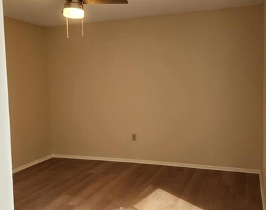 3466 Beekman Place - Photo Thumbnail 7