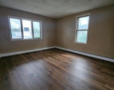 202 Moosic Road - Photo Thumbnail 2