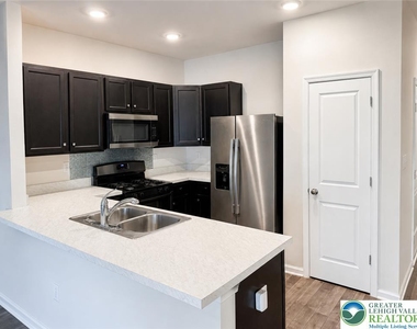 1143 Lova Lane - Photo Thumbnail 18