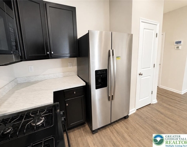 1143 Lova Lane - Photo Thumbnail 14