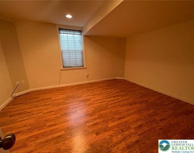 304 Central Park Avenue - Photo Thumbnail 14