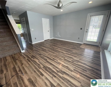 304 Central Park Avenue - Photo Thumbnail 1