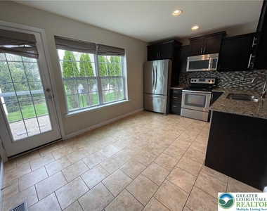 304 Central Park Avenue - Photo Thumbnail 4