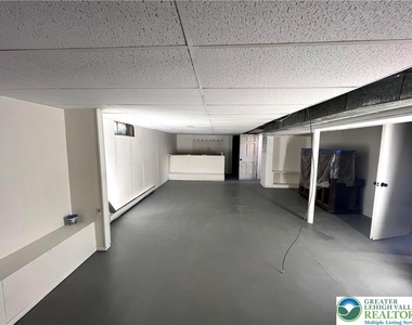 1320 E Livingston Street - Photo Thumbnail 12