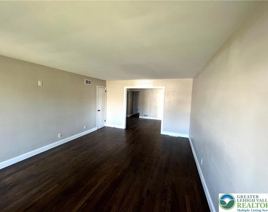 1320 E Livingston Street - Photo Thumbnail 2
