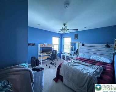 835 Holly Blue Way - Photo Thumbnail 27