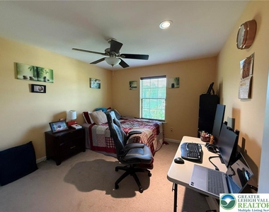 835 Holly Blue Way - Photo Thumbnail 30