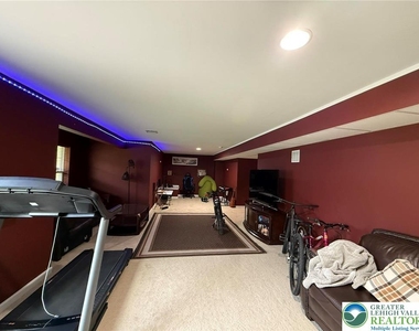 835 Holly Blue Way - Photo Thumbnail 35