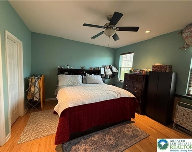835 Holly Blue Way - Photo Thumbnail 15