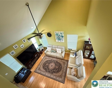 835 Holly Blue Way - Photo Thumbnail 25