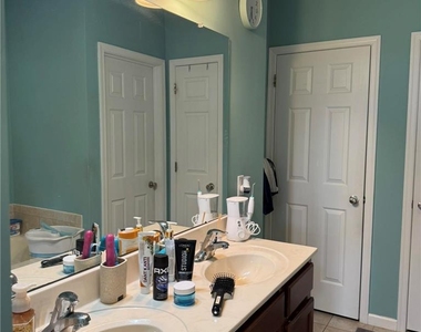 835 Holly Blue Way - Photo Thumbnail 17