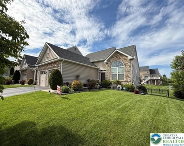 835 Holly Blue Way - Photo Thumbnail 4