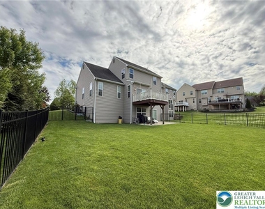 835 Holly Blue Way - Photo Thumbnail 40