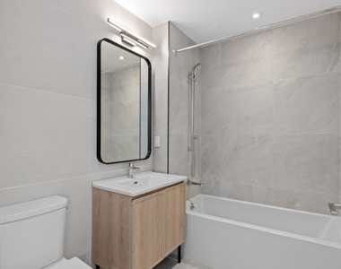 71-82 Parsons Boulevard - Photo Thumbnail 4