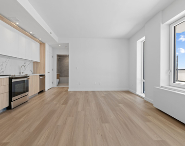 71-82 Parsons Boulevard - Photo Thumbnail 3