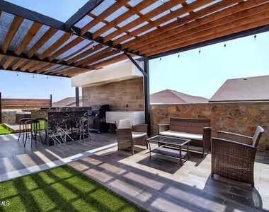 6085 Stone Wash Street - Photo Thumbnail 14