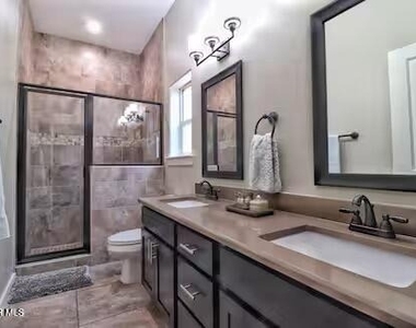 6085 Stone Wash Street - Photo Thumbnail 8