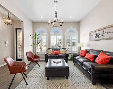 2037 Shreya Street - Photo Thumbnail 8