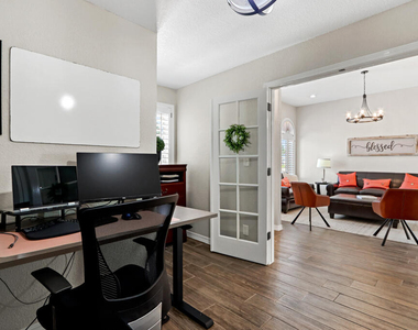 2037 Shreya Street - Photo Thumbnail 25
