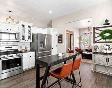 2037 Shreya Street - Photo Thumbnail 14