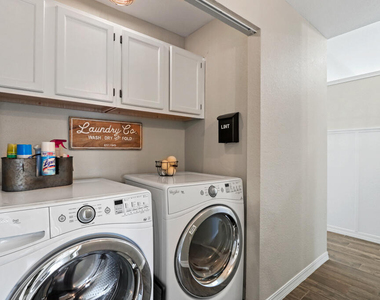 2037 Shreya Street - Photo Thumbnail 36