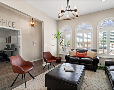 2037 Shreya Street - Photo Thumbnail 9