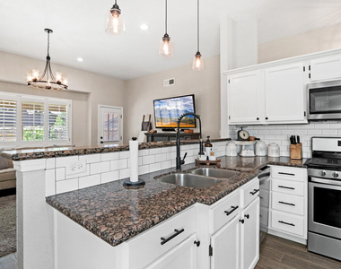2037 Shreya Street - Photo Thumbnail 15