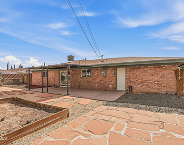 3020 Wedgewood Drive - Photo Thumbnail 2