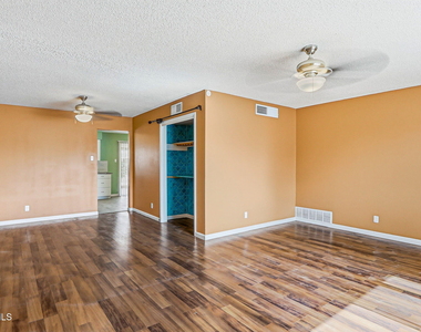 3020 Wedgewood Drive - Photo Thumbnail 6