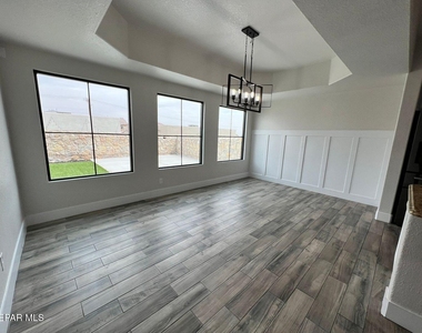 476 Gold Crown Road - Photo Thumbnail 5