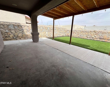 476 Gold Crown Road - Photo Thumbnail 13