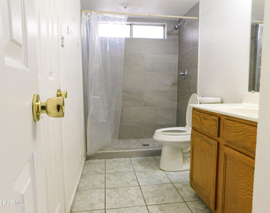 726 Medina - Photo Thumbnail 25