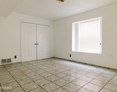 726 Medina - Photo Thumbnail 26