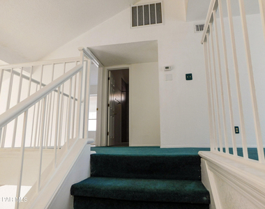 726 Medina - Photo Thumbnail 19