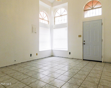 726 Medina - Photo Thumbnail 5