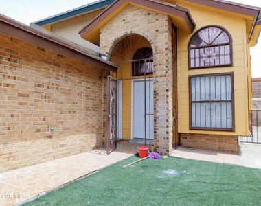726 Medina - Photo Thumbnail 1