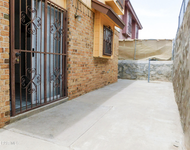 726 Medina - Photo Thumbnail 28