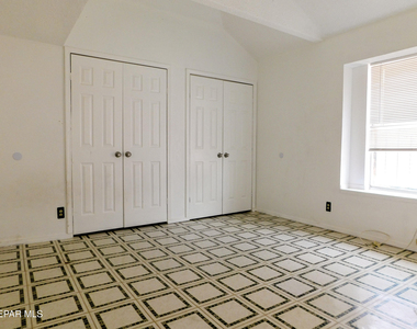 726 Medina - Photo Thumbnail 8