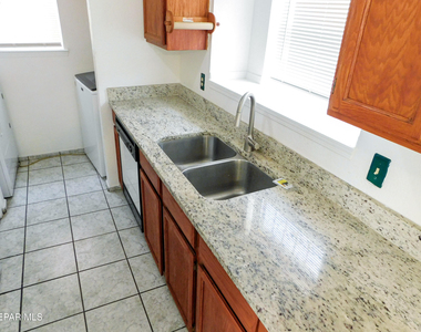 726 Medina - Photo Thumbnail 15