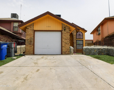 726 Medina - Photo Thumbnail 2
