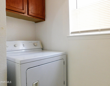 726 Medina - Photo Thumbnail 17