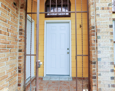 726 Medina - Photo Thumbnail 3