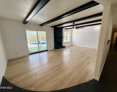 1649 Lomaland Drive - Photo Thumbnail 10