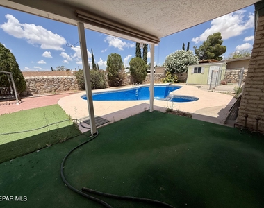 1649 Lomaland Drive - Photo Thumbnail 23