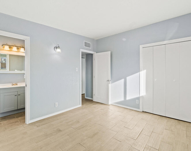 5945 Tautoga Drive - Photo Thumbnail 11