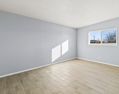 5945 Tautoga Drive - Photo Thumbnail 9