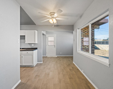 5945 Tautoga Drive - Photo Thumbnail 6