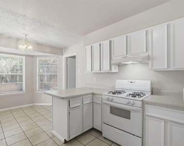 2918 E Glen Drive - Photo Thumbnail 7